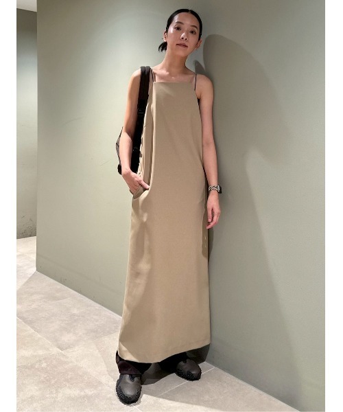 emmi(エミ)の「サイドタックキャミワンピース(ワンピース・レディース・オリーブ/ブラック・1/0)」の9枚目の写真