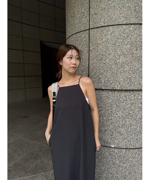 emmi(エミ)の「サイドタックキャミワンピース(ワンピース・レディース・オリーブ/ブラック・1/0)」の8枚目の写真