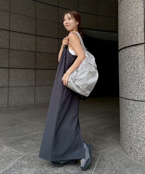 emmi(エミ)の「サイドタックキャミワンピース(ワンピース・レディース・オリーブ/ブラック・1/0)」の3枚目の写真