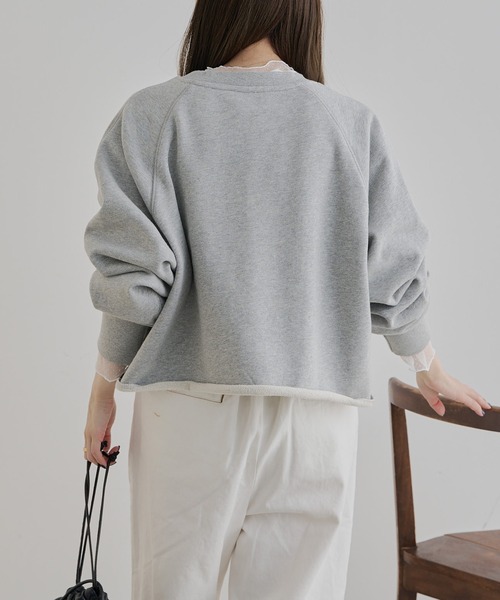 PUAL CE CIN（ピュアルセシン）の「シンプル裏毛スウェットショートプルオーバー（スウェット・レディース・グレー/オフホワイト/サックスブルー/イエロー/オートミール/サーモンピンク・FREE）」の8枚目の写真