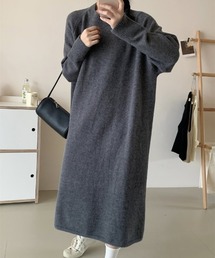 クルーネックニットワンピース