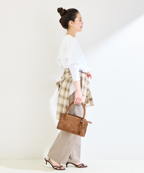 B.C STOCK(ベーセーストック)の「スエード調ボストンBAG(ショルダーバッグ・レディース・レッド/キャメル/アイボリー・FREE)」の9枚目の写真