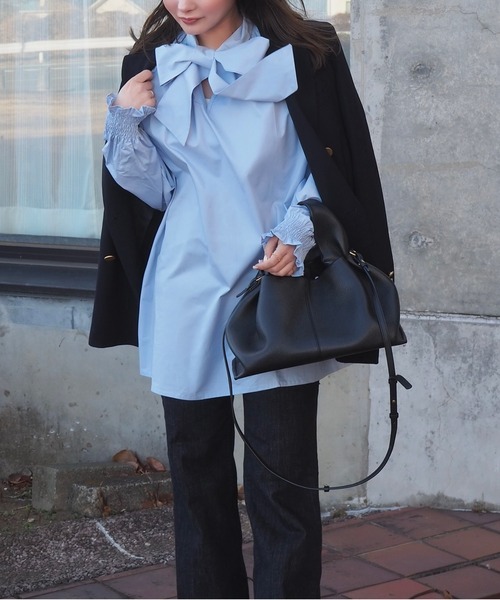 LAULEN（ローレン）の「owtie gather blouse /ボウタイ ギャザー オーバーサイズ ブラウス（シャツ/ブラウス・レディース・ブルー/ブラック/ホワイト・FREE）」の3枚目の写真