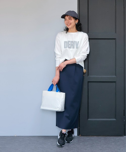 Jines(ジネス)の「DERIVロゴロンT(Tシャツ/カットソー・レディース・ホワイト/チャコールグレー/ブラウン・38)」の4枚目の写真