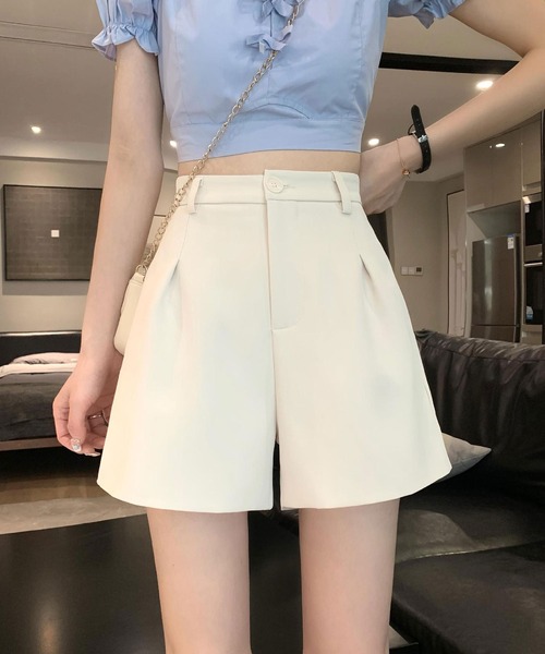 Asterellivi（アステレリビ）の「ショートパンツ（その他パンツ・レディース・ライトベージュ/ブラック・S/M/L）」の2枚目の写真