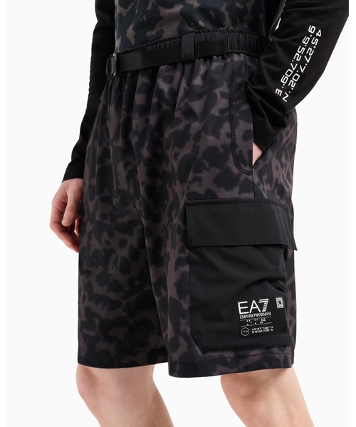 EMPORIO ARMANI EA7（エンポリオアルマーニイーエーセブン）の「【エンポリオ アルマーニ EA7】Visibility カーゴバミューダパンツ ストレッチテクニカルファブリック（その他パンツ・メンズ・グレー系・LARGE/MEDIUM/SMALL/X-SMALL）」の3枚目の写真