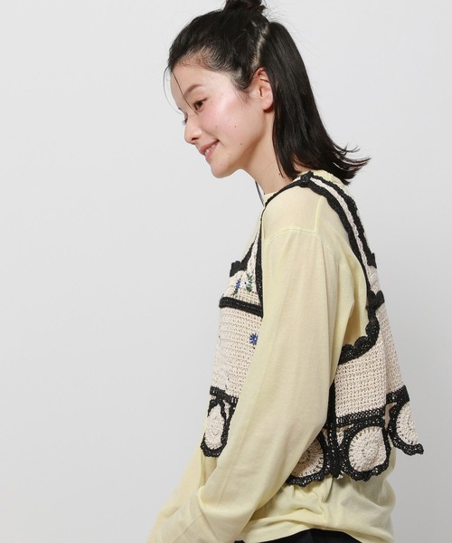 niko and（ニコアンド）の「フラワー刺繍クロシェキャミソール