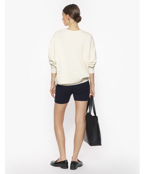 Maison Kitsune(メゾンキツネ)の「BABY FOX PATCH OVERSIZE SWEATSHIRT(スウェット・レディース・アイボリー・XL/L/M/S/XS)」の4枚目の写真