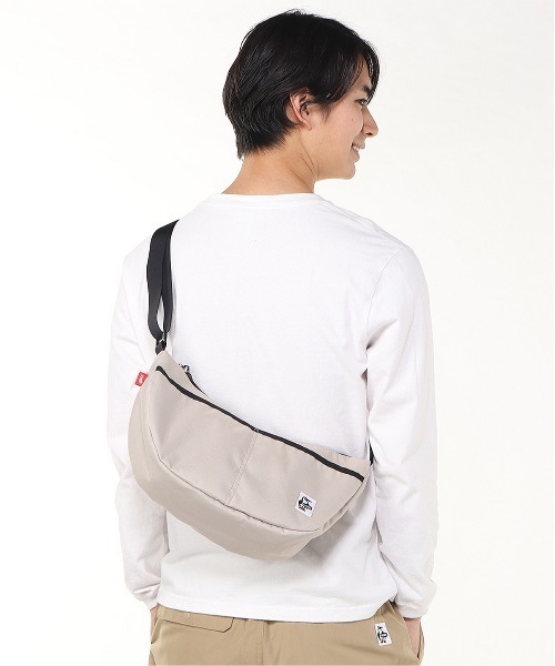 CHUMS(チャムス)の「【CHUMS/チャムス】 Recycle Small Banana Shoulder Bag(ショルダーバッグ・レディース・ブラック/グレイッシュベージュ/ネイビー/その他1/ピンク/その他4/その他2/その他3/ブルー系その他/その他5/その他7/その他6・FREE)」の14枚目の写真