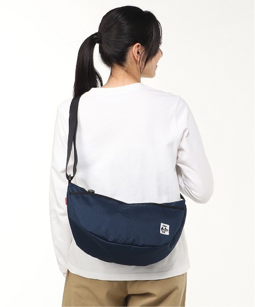 CHUMS(チャムス)の「【CHUMS/チャムス】 Recycle Small Banana Shoulder Bag(ショルダーバッグ・レディース・ブラック/グレイッシュベージュ/ネイビー/その他1/ピンク/その他4/その他2/その他3/ブルー系その他/その他5/その他7/その他6・FREE)」の15枚目の写真