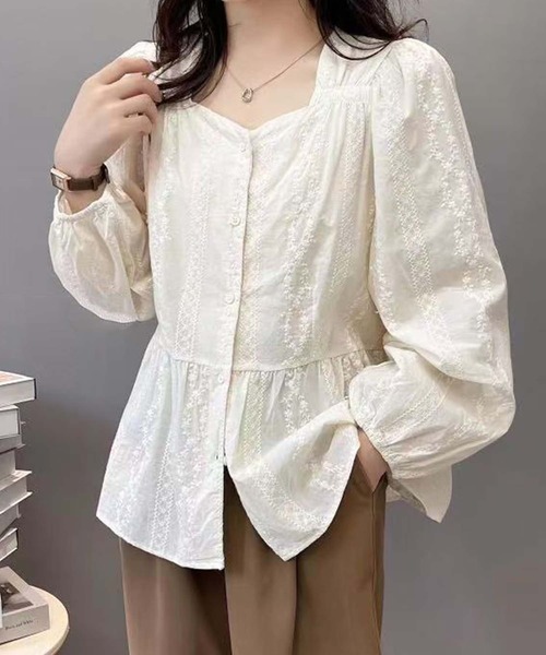 aimoha(アイモハ)の「フリル花柄ペンタゴンネックシャツブラウス(シャツ/ブラウス・レディース・ホワイト/ライトベージュ・FREE)」の6枚目の写真