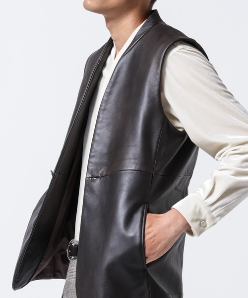 NANO universe（ナノユニバース）の「｢ASSEMBLANC｣ラムナッパレザージレ（ベスト・メンズ・ブラウン・M/L）」の3枚目の写真