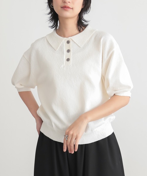 for/c（フォーシー）の「[新色追加]ハーフスリーブニットポロ【サスティナブル】（ポロシャツ・レディース・チャコールグレー/ホワイト/ブラウン/ネイビー/イエロー/ライトブラウン・M/L/LL）」の13枚目の写真