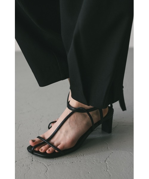 STYLEMIXER(スタイルミキサー)の「ナローストラップサンダル(サンダル・レディース・ブラック/シルバー/マジェンタ・SMALL/MEDIUM/LARGE)」の4枚目の写真