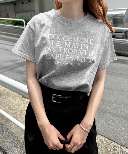 andme（アンドミー）の「フレンチロゴプリント半袖Tシャツ（Tシャツ/カットソー・レディース・オレンジ/サックスブルー/オフホワイト/グレー・M）」の3枚目の写真