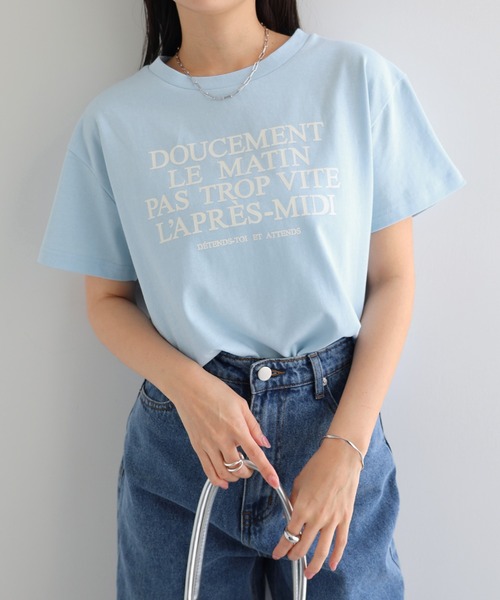 andme（アンドミー）の「フレンチロゴプリント半袖Tシャツ（Tシャツ/カットソー・レディース・オレンジ/サックスブルー/オフホワイト/グレー・M）」の4枚目の写真
