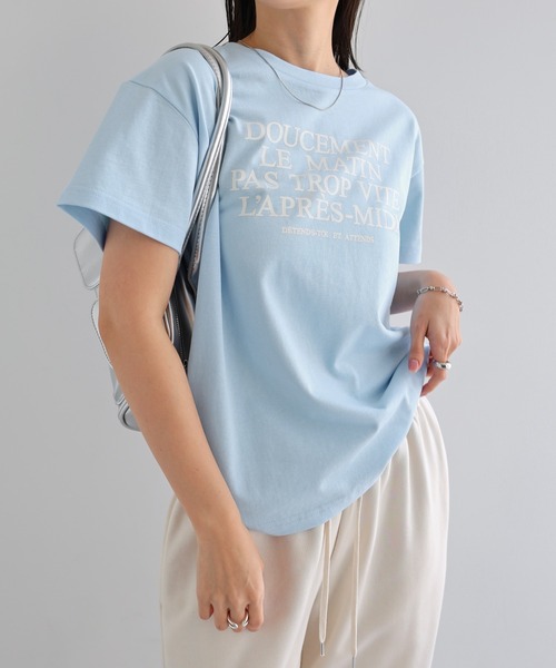 andme（アンドミー）の「フレンチロゴプリント半袖Tシャツ（Tシャツ/カットソー・レディース・オレンジ/サックスブルー/オフホワイト/グレー・M）」の21枚目の写真