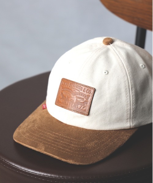 Levi's(リーバイス)の「【Levi's】「RELAXED DADHERITAGE」キャップ(キャップ・メンズ・ベージュ・フリー)」の1枚目の写真