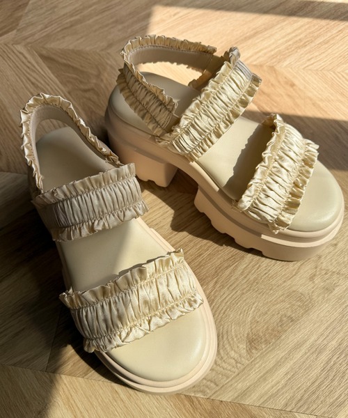 WEGO（ウィゴー）の「WEGO/ 厚底フリルギャザーサンダル（サンダル・レディース・ライトグレー/ブラック/オフホワイト/ライトピンク・MEDIUM/LARGE）」の11枚目の写真