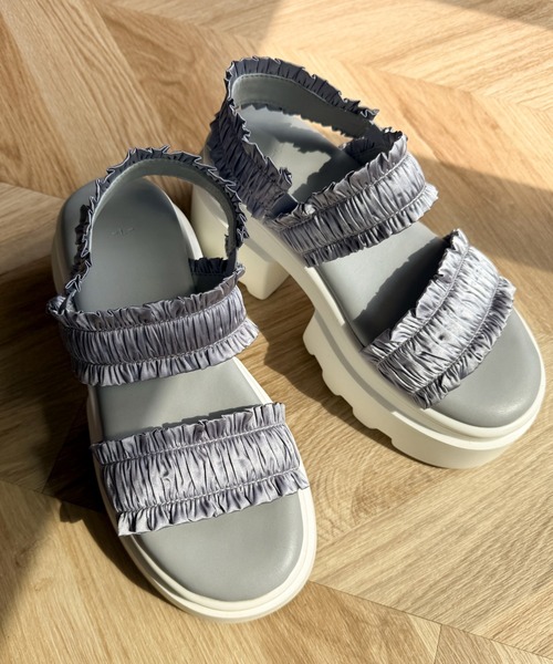 WEGO（ウィゴー）の「WEGO/ 厚底フリルギャザーサンダル（サンダル・レディース・ライトグレー/ブラック/オフホワイト/ライトピンク・MEDIUM/LARGE）」の21枚目の写真