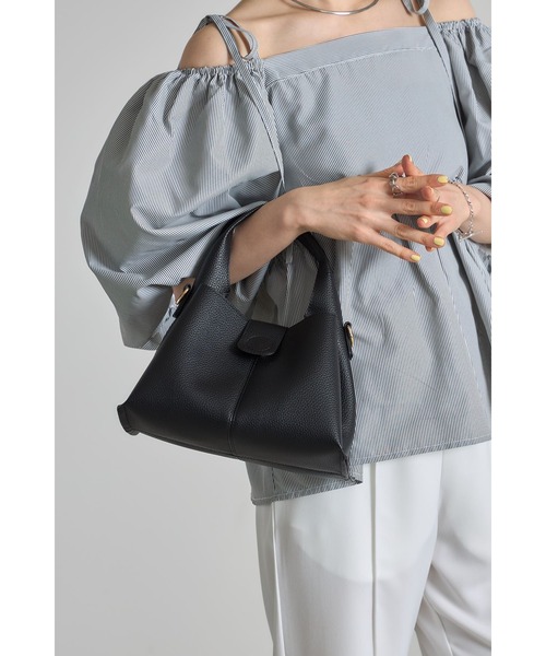 &. NOSTALGIA(アンドドットノスタルジア)の「ワンハンドルトートバッグ(ハンドバッグ・レディース・ブラック/アイボリー/シルバー・FREE)」の1枚目の写真