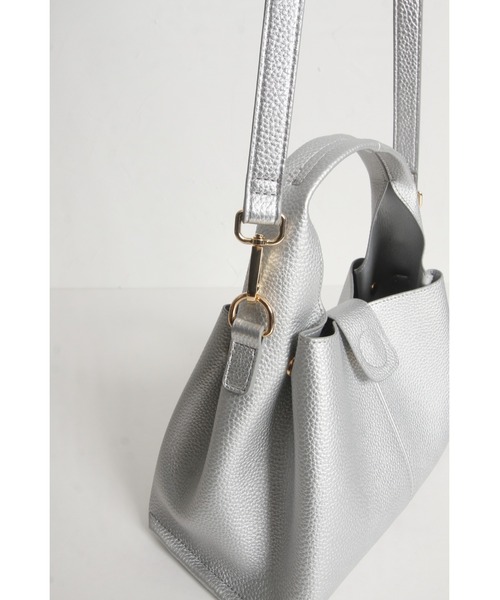 &. NOSTALGIA(アンドドットノスタルジア)の「ワンハンドルトートバッグ(ハンドバッグ・レディース・ブラック/アイボリー/シルバー・FREE)」の16枚目の写真