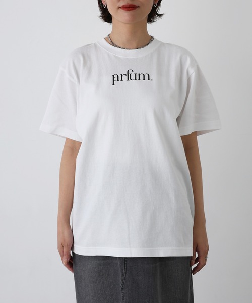 Floran(フローラン)の「Parfumロゴ半袖Tシャツ(Tシャツ/カットソー・レディース・ホワイト×シルバー/ブラック/ホワイト・MEDIUM)」の4枚目の写真