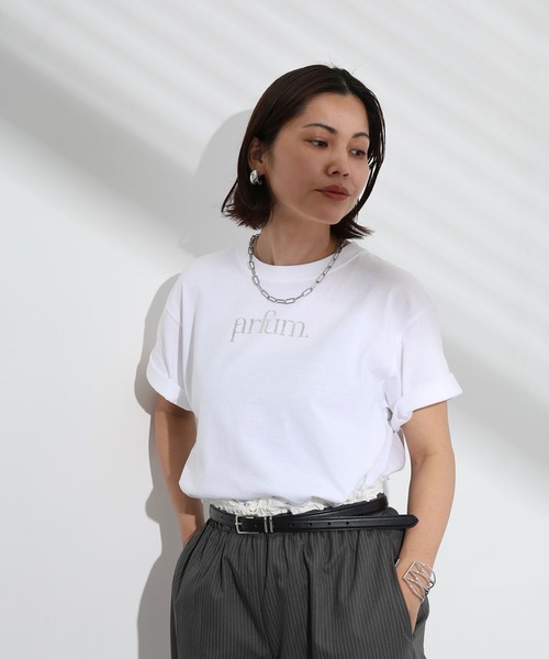 Floran(フローラン)の「Parfumロゴ半袖Tシャツ(Tシャツ/カットソー・レディース・ホワイト×シルバー/ブラック/ホワイト・MEDIUM)」の13枚目の写真