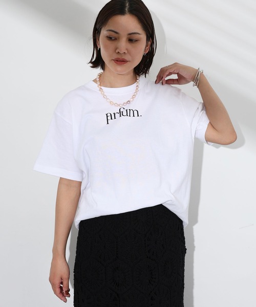 Floran(フローラン)の「Parfumロゴ半袖Tシャツ(Tシャツ/カットソー・レディース・ホワイト×シルバー/ブラック/ホワイト・MEDIUM)」の9枚目の写真