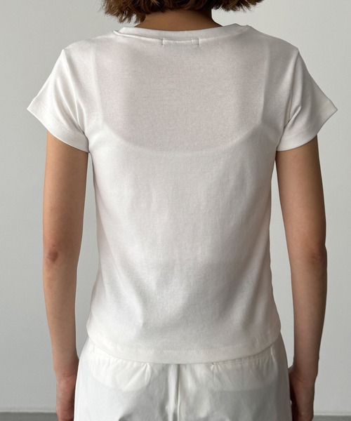 CANAL JEAN（キャナルジーン）の「HARING　コンパクトTシャツ（Tシャツ/カットソー・レディース・ネイビー/ホワイト/レッド/ブルーグレー・ONE SIZE）」の17枚目の写真