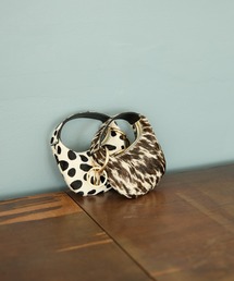 HASHIBAMI（ハシバミ）の「【HASHIBAMI】エイチビー ラウンドバッグ型ミニチャーム（キーホルダー）」