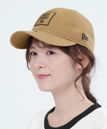 MARY QUANT（マリークワント）の「NEW ERA(R) × MARY QUANT3段ロゴ