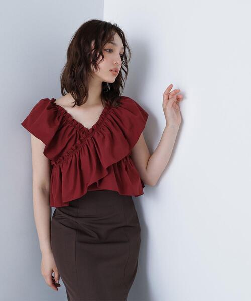 NATURAL BEAUTY BASIC(ナチュラルビューティーベーシック)の「◇クロスフリルギャザーブラウス(シャツ/ブラウス・レディース・オフホワイト/ワイン/ブラック・MEDIUM/SMALL)」の3枚目の写真