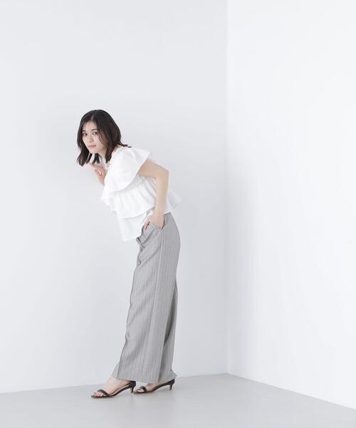 NATURAL BEAUTY BASIC(ナチュラルビューティーベーシック)の「◇クロスフリルギャザーブラウス(シャツ/ブラウス・レディース・オフホワイト/ワイン/ブラック・MEDIUM/SMALL)」の5枚目の写真