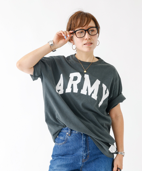 TOP KHAKI (トップカーキ)の「【TOP KHAKI /トップカーキ】JOHNBULL/ジョンブル/ARMY プリントTシャツ/ ユニセックス(Tシャツ/カットソー・メンズ・チャコールグレー・フリー)」の3枚目の写真