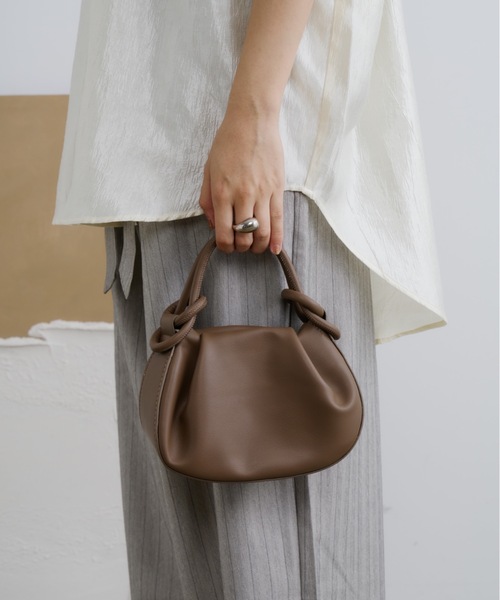 DFFUR.(ディフル)の「2wayショルダーエッグバッグ(ショルダーバッグ・レディース・ブラック/ブラウン・FREE)」の21枚目の写真