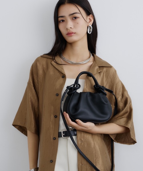 DFFUR.(ディフル)の「2wayショルダーエッグバッグ(ショルダーバッグ・レディース・ブラック/ブラウン・FREE)」の4枚目の写真