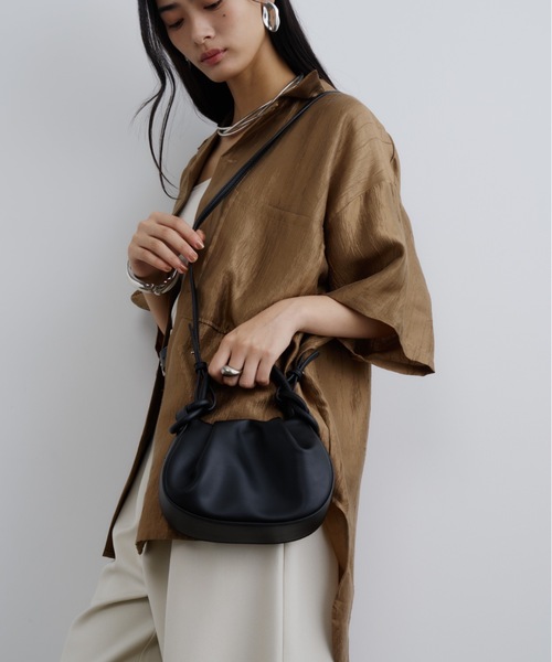 DFFUR.(ディフル)の「2wayショルダーエッグバッグ(ショルダーバッグ・レディース・ブラック/ブラウン・FREE)」の5枚目の写真