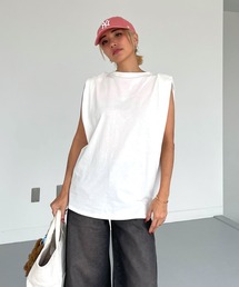 ショルダータックノースリーブ