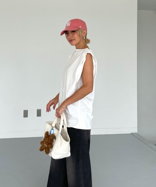 CHERI since1985(シェリ)の「ショルダータックノースリーブ(Tシャツ/カットソー・レディース・ブラック/オフホワイト/グリーン/スミクロ・FREE)」の11枚目の写真