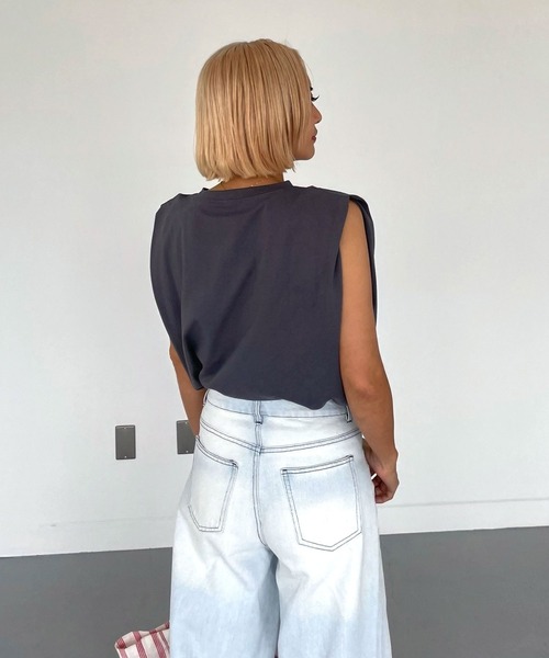 CHERI since1985(シェリ)の「ショルダータックノースリーブ(Tシャツ/カットソー・レディース・ブラック/オフホワイト/グリーン/スミクロ・FREE)」の16枚目の写真