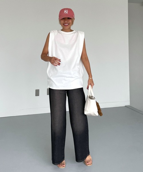 CHERI since1985(シェリ)の「ショルダータックノースリーブ(Tシャツ/カットソー・レディース・ブラック/オフホワイト/グリーン/スミクロ・FREE)」の6枚目の写真