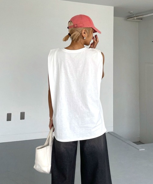 CHERI since1985(シェリ)の「ショルダータックノースリーブ(Tシャツ/カットソー・レディース・ブラック/オフホワイト/グリーン/スミクロ・FREE)」の7枚目の写真