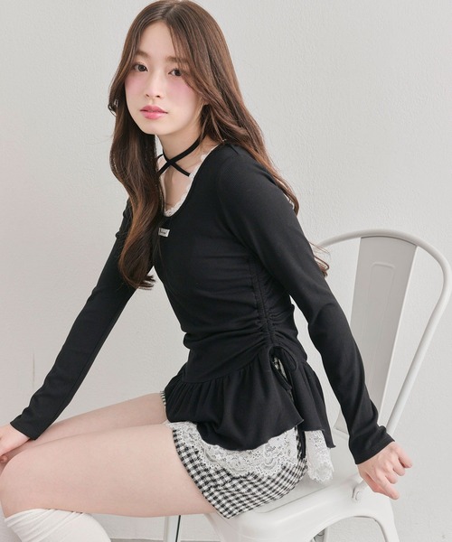 OLIVE des OLIVE(オリーブデオリーブ)の「裾レースドロストトップス(Tシャツ/カットソー・レディース・チャコールグレー/オフホワイト/ブラック/ブラック系その他・FREE)」の3枚目の写真