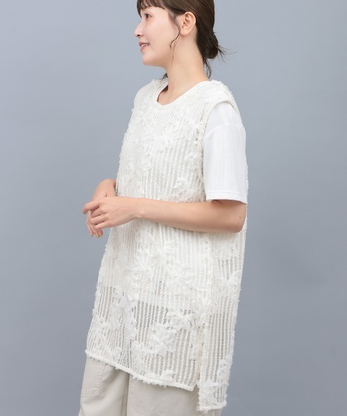 チチカカ（チチカカ）の「フラワーメッシュレースベスト（ベスト・レディース・ホワイト/ブラック・FREE）」の4枚目の写真