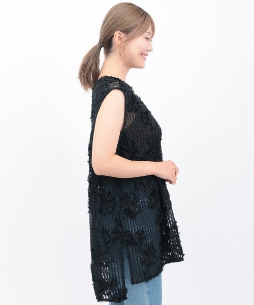 チチカカ（チチカカ）の「フラワーメッシュレースベスト（ベスト・レディース・ホワイト/ブラック・FREE）」の9枚目の写真