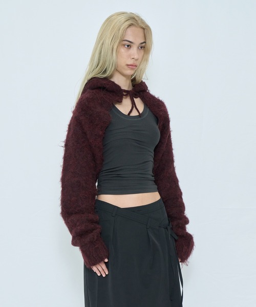 VIAVANDA（ヴィアヴァンダ）の「2WAY HOODED MUFFLER KNIT（ニット/セーター・レディース・レッド/アイボリー/ブラック・FREE）」の4枚目の写真