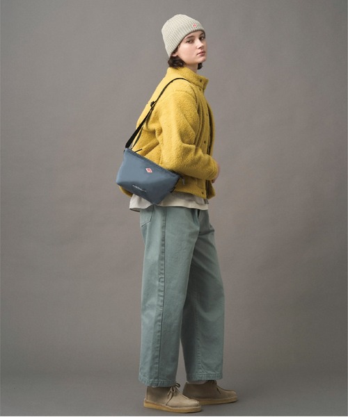 DANTON（ダントン）の「CORDURA CANVAS SHOULDER BAG〈MONTSOURIS〉（ショルダーバッグ・レディース・ダークグレー/ブルー系その他/グレイッシュベージュ/ブラック/ブラウン系その他/オフホワイト・-）」の7枚目の写真