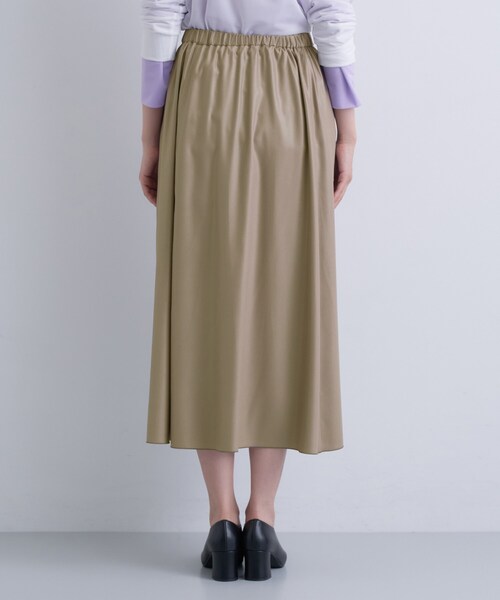 INDIVI（インディヴィ）の「レザー調ギャザースカート（スカート・レディース・ブラック/ライトベージュ/カーキ・36/19/13/05/03/40/38/15 ）」の12枚目の写真