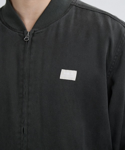 RVCA(ルーカ)の「RVCA メンズ VACANCY BOMBER 2 JACKET ジャケット 【2025年秋冬モデル】/ルーカショート丈ボンバージャケット(MA-1・メンズ・ブラック・SMALL/LARGE/X-LARGE/MEDIUM)」の4枚目の写真